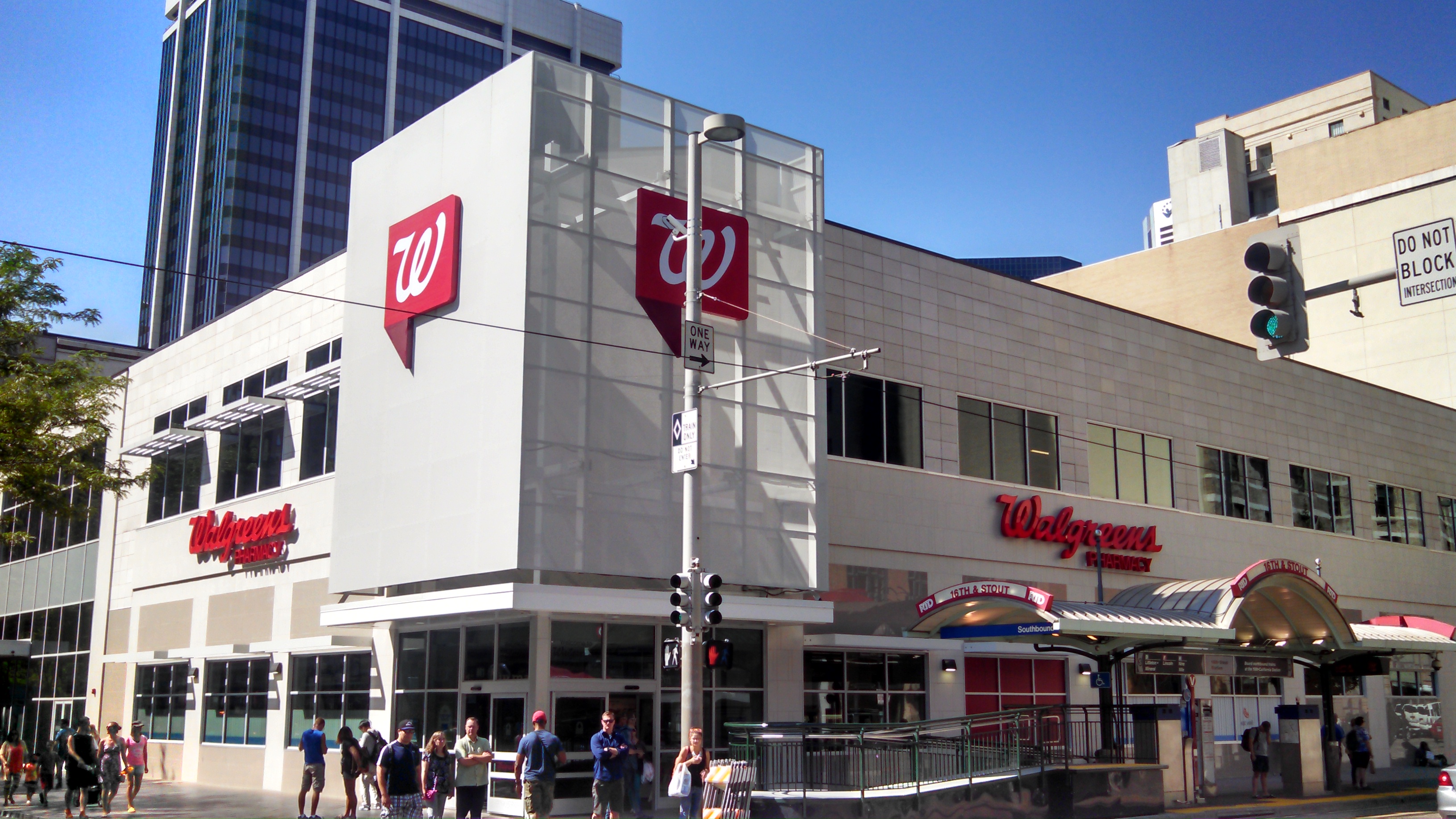 walgreens denver federal